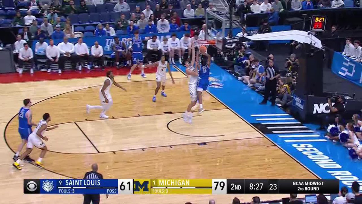 Saint Louis can't beat Michigan but this game has been fun as hell to watch. This Kellen Thames dunk on Mara HAS to be in One Shining Moment. 💥💥