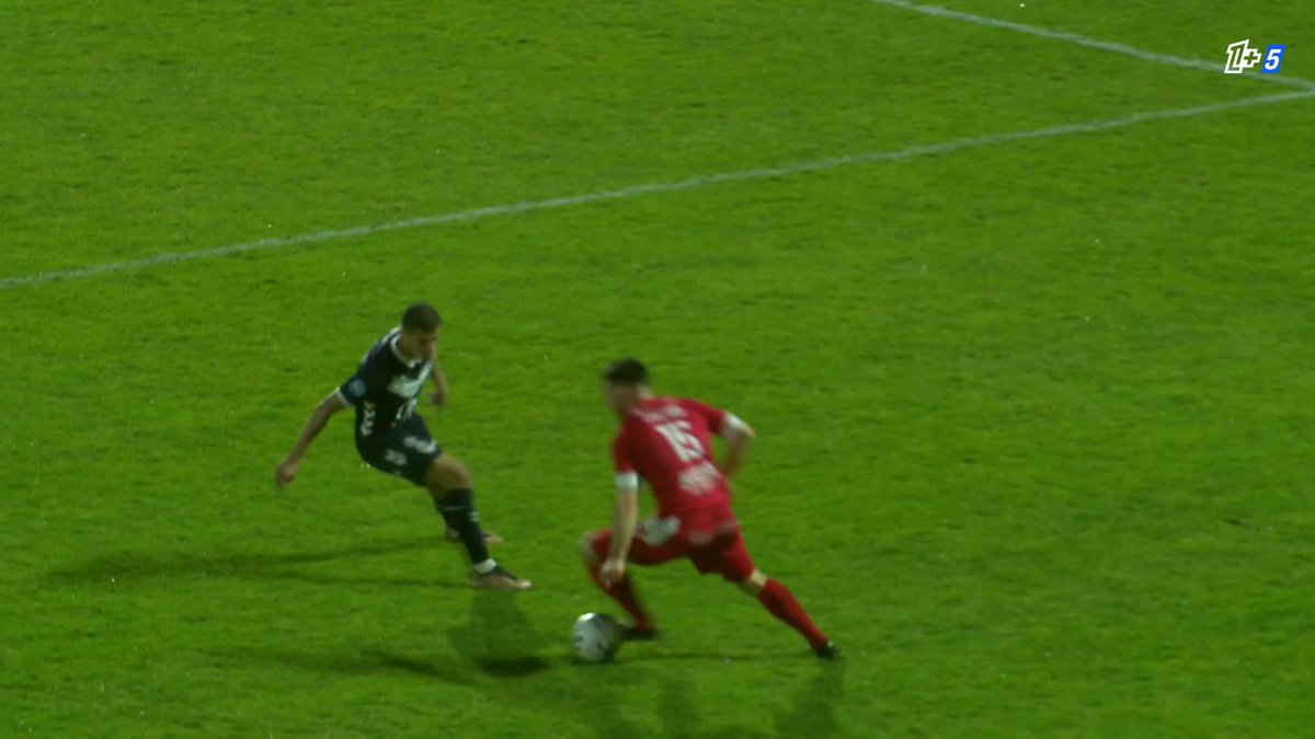Pourtant en supériorité numérique, les FC Girondins de Bordeaux se font surprendre à 10 minutes de la fin par La Roche VF 😱 Un but qui peut coûter la montée aux Bordelais... #VFCFCGB