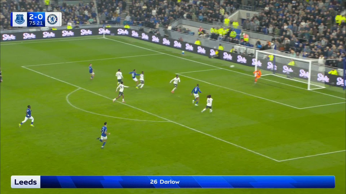 Iliman Ndiaye bends one right into the top corner! 😍
