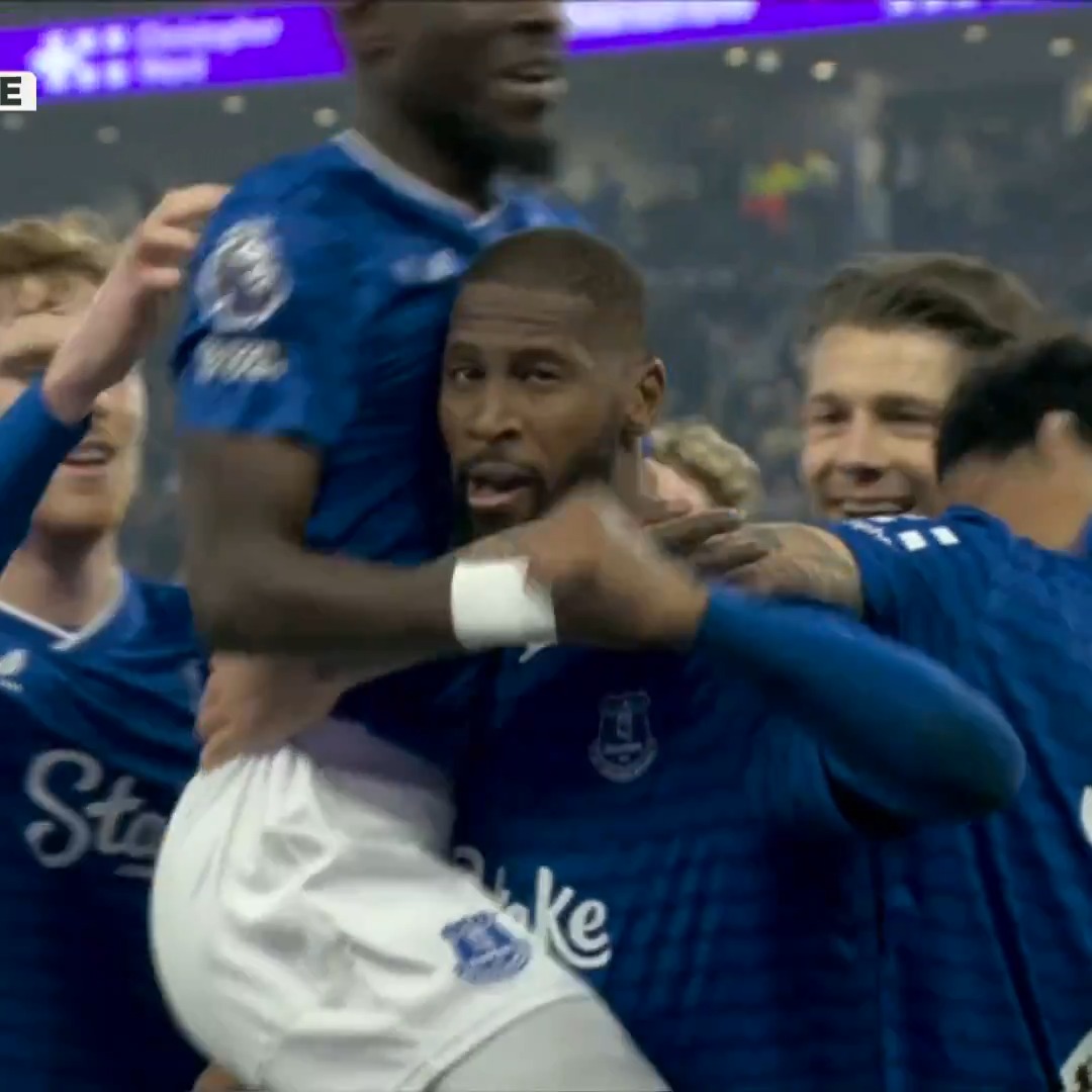 WHAT A DAY FOR EVERTON. 🔵👏 The Toffees dominate Chelsea, with Beto scoring twice and Ndiaye adding a sensational third in a 3-0 win on Merseyside.