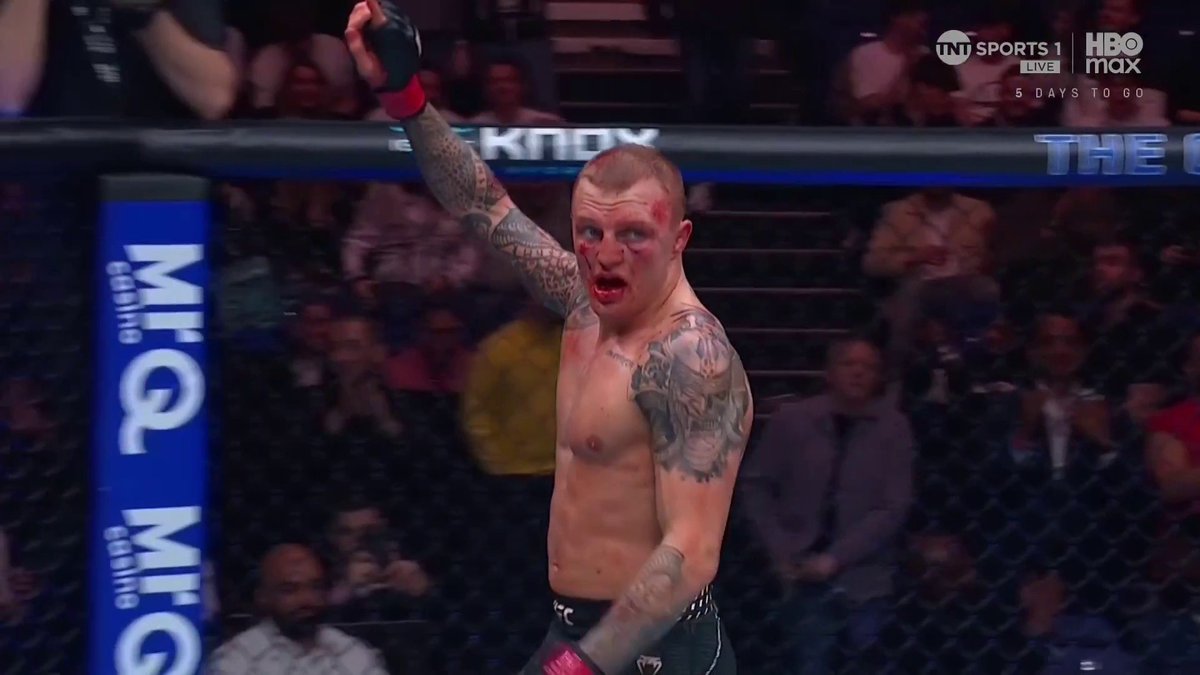 What a FIGHT! 🔥 Mason Jones and Axel Sola left EVERYTHING in the Octagon! #UFCLondon | LIVE on TNT Sports &amp; discovery+