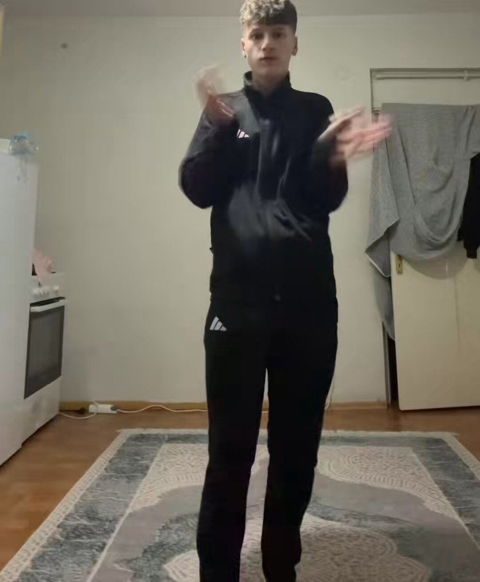 Yıllar önce 8-9 liraya ömür boyu Reklamsız Maçkolik aldığım Gmail hesabımı buldum 🕺