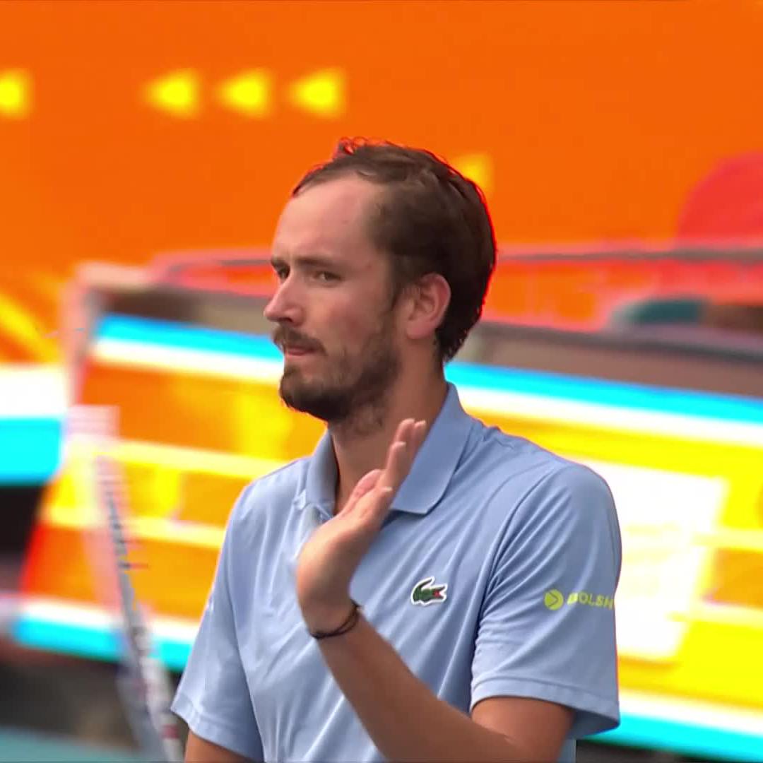 Meddy the maestro 🙌 Daniil Medvedev rises to the challenge and defeats 19-year-old Sakamoto 6-7 6-3 6-1. #MiamiOpen