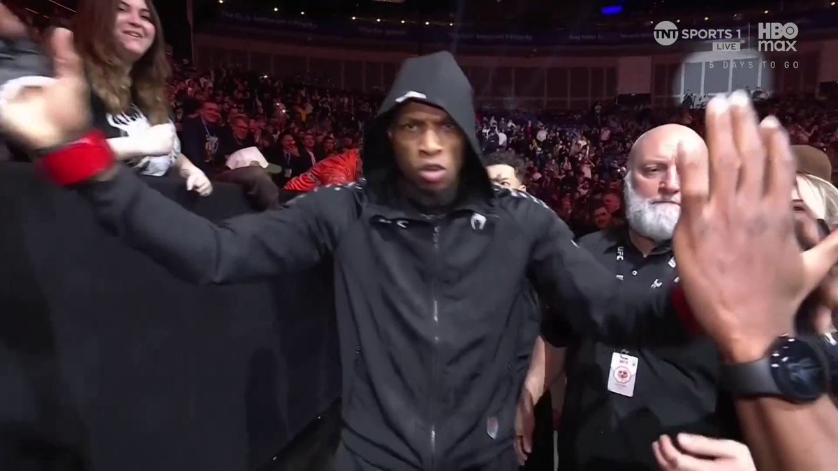 MVP just walked out to "They Don't Care About Us" by Michael Jackson 👀 #UFCLondon