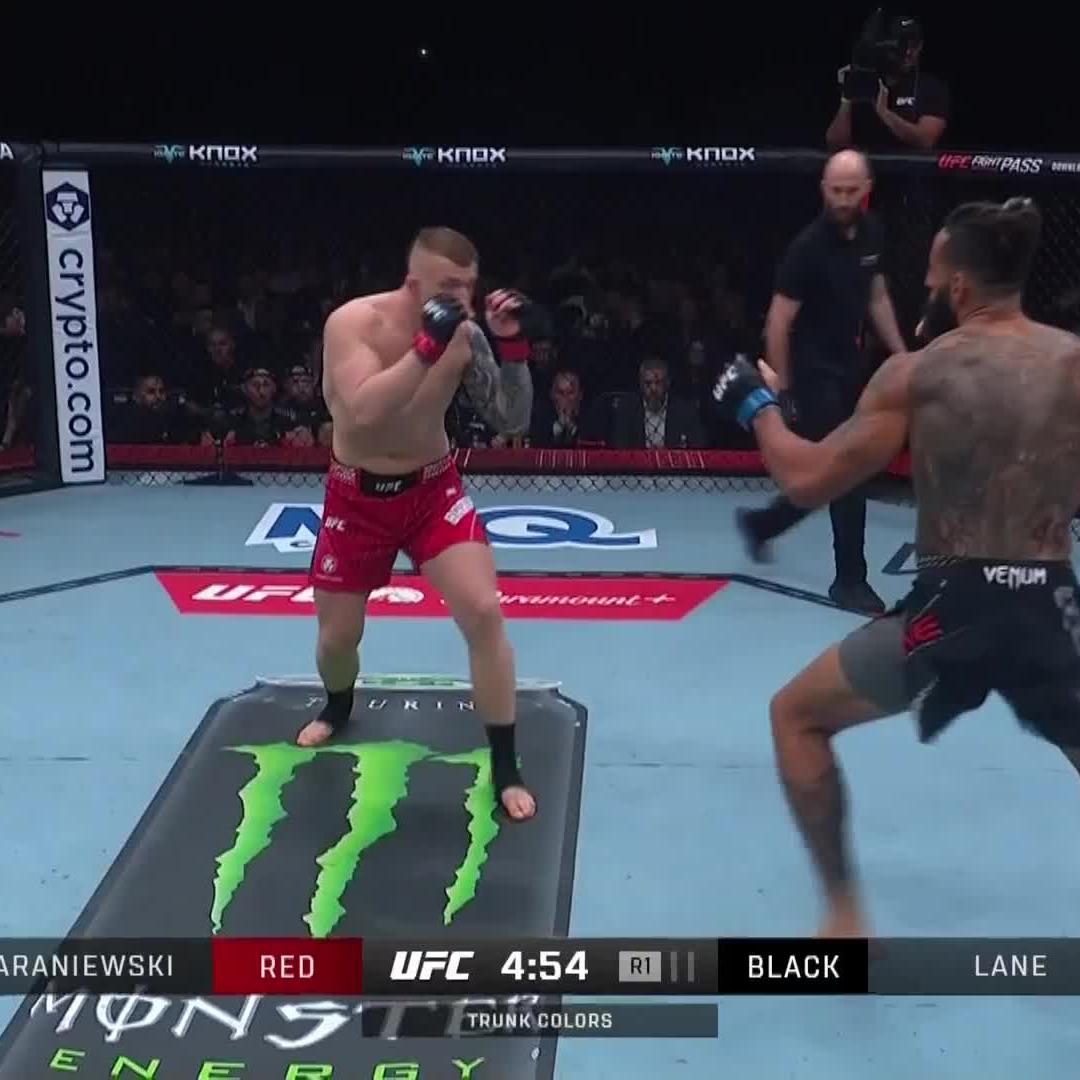 ZROBIŁ TO! 🔝 Iwo Baraniewski potrzebował zaledwie 28 sekund, by rozstrzygnąć walkę z Austenem Lane'em na swoją korzyść 🤯 #UFC