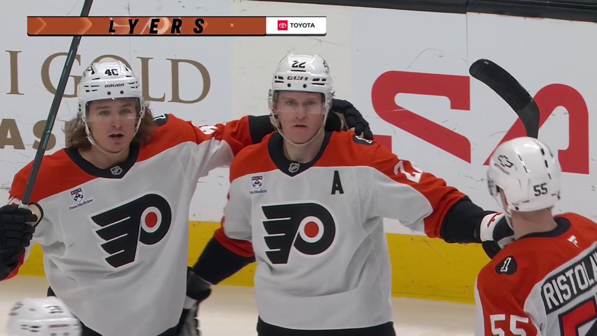 Christian Dvorak gives the Philadelphia Flyers the lead on the power play! ⚫️🟠