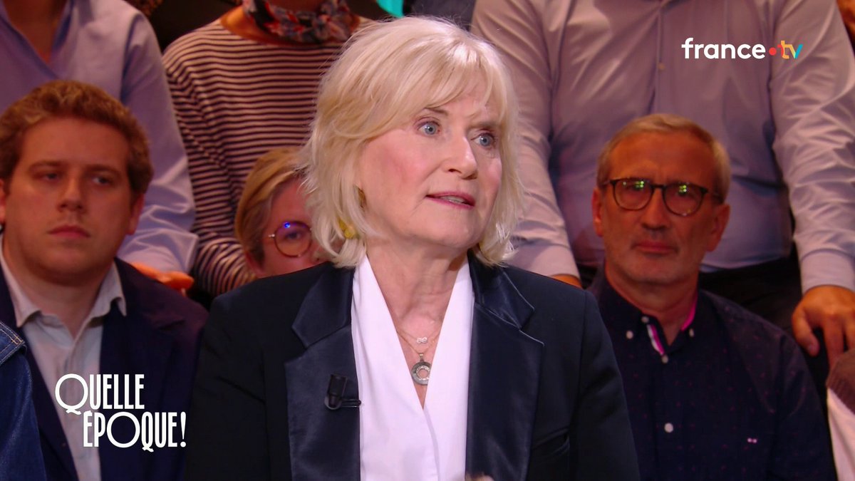 Avant de devenir une icône de la télé française, Catherine Ceylac a traversé des épreuves que personne ne soupçonnait : un IVG clandestin à 15 ans, une carrière sabotée par un grand nom de la télé… Son autobiographie "Intime" les révèle.
