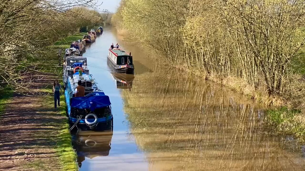 I’ve been taking some much needed time out and getting on top of things like my health and some boat maintenance. I totally went off grid and lived as if it was 1950’s. Just my radio. I had to share how lovely Spring has been here. It’s slow, it’s gentle and it’s all I want now❤️