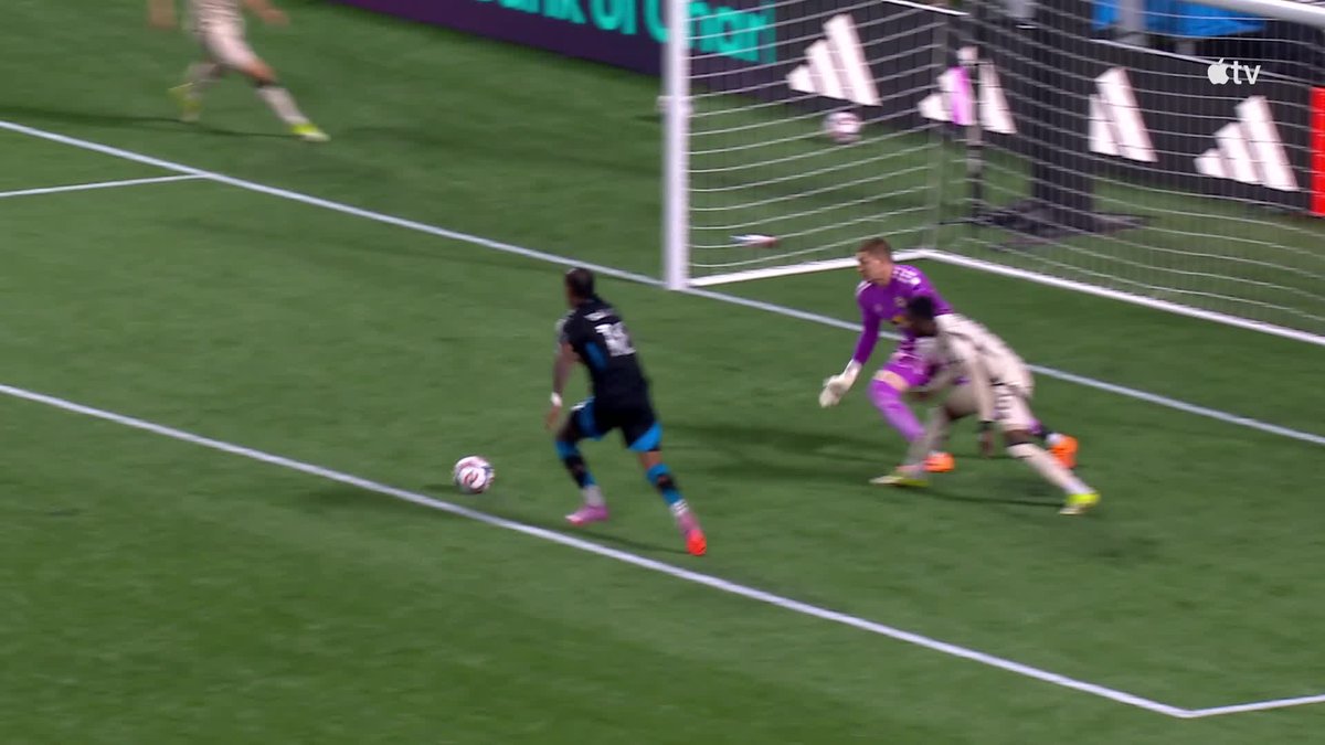 🇨🇴 GOOOL de Kerwin Vargas. El extremo marcó el 2-0 de #Charlotte ante #NewYorkRedBulls, al 46’