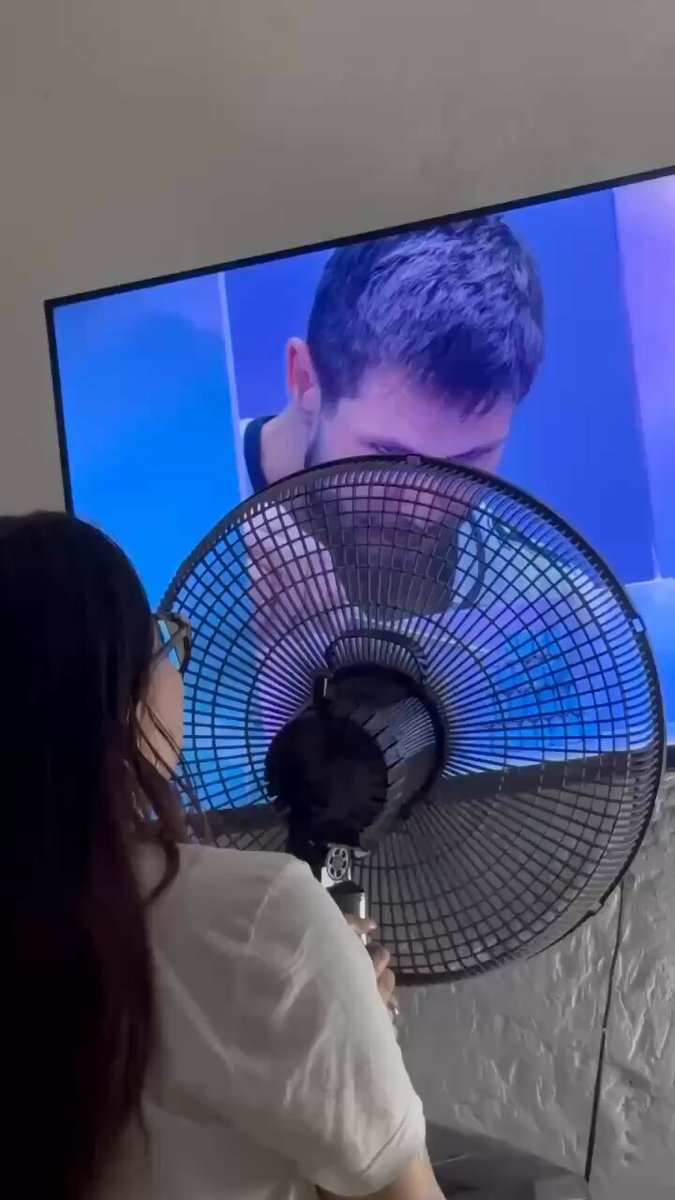 As tias do sofá não existem cara kkkkk geral torcendo pro Xonas perder #bbb26