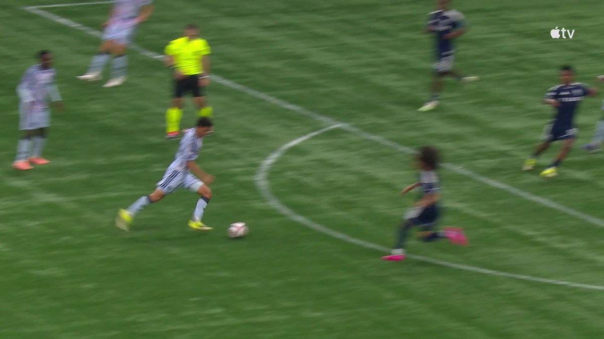 An absolute SCREAMER from Beau Leroux to put San Jose up on Vancouver 🚀 📺 Apple TV: