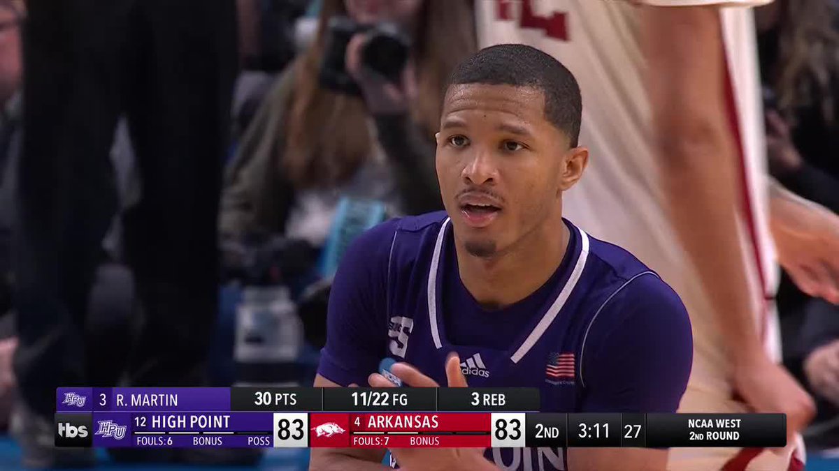 THIRTY BALL FOR ROB MARTIN. HPU Men's Basketball 🔥🔥