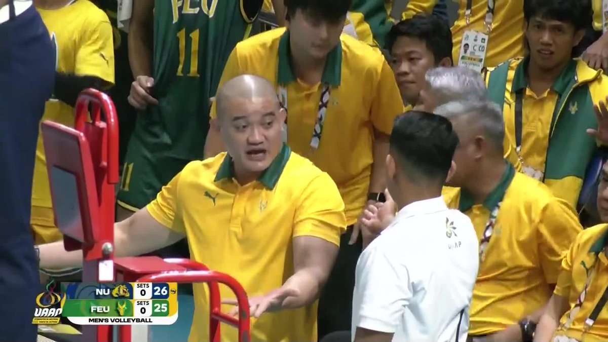 YELLOW CARD FOR COACH 🟡 Tensions rise early as FEU Tamaraws head coach Eddieson Orcullo is issued a yellow card for misconduct late in the first set during their clash with the NU Bulldogs in the UAAP Season 88 men’s volleyball tournament. #UAAPSeason88 #LegendsStartHere