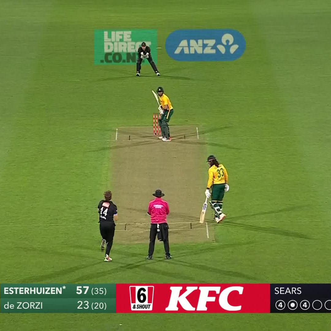 Katene Clarke that is OUTRAGEOUS. The debutant with some heroics out on the boundary to dismiss Connor Esterhuizen. Watch all the action LIVE and FREE in NZ on TV1 and TVNZ+ #NZvSA