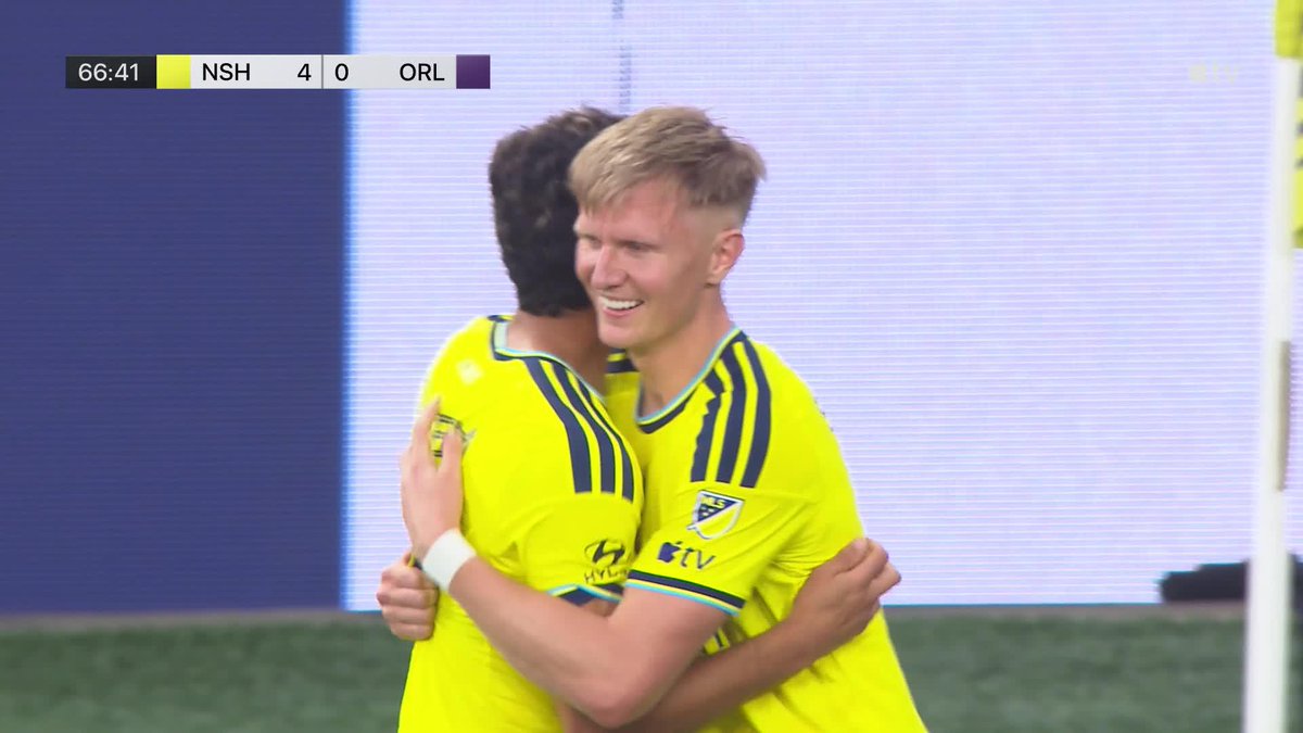 🇺🇸 The guy just doesn’t miss 😮‍💨 Sam Surridge scored a hat-trick for Nashville last night as they beat Orlando 5-0. The 27-year-old leads the #MLS scoring charts with seven goals in four games.