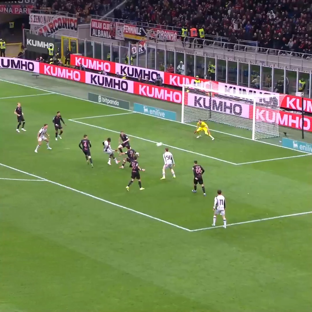 Milanisti pasti senyum-senyum sendiri idolanya bikin gol 😁 #MilanTorino #SerieA