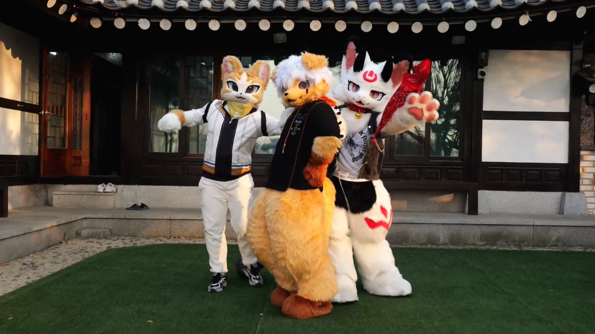 🎵 DAYOUNG (다영)-【BODY】ONE TAKE Dance cover🎵 Dance Cover by - 🧡 @park_hyeon23 🤍 윤룡 / ユンドラ 💛 카리스 🎥한솔 / nos #FursuitDance #Fursuit #DAYOUNG #다영 #BODY #KPOP #도치생일파티