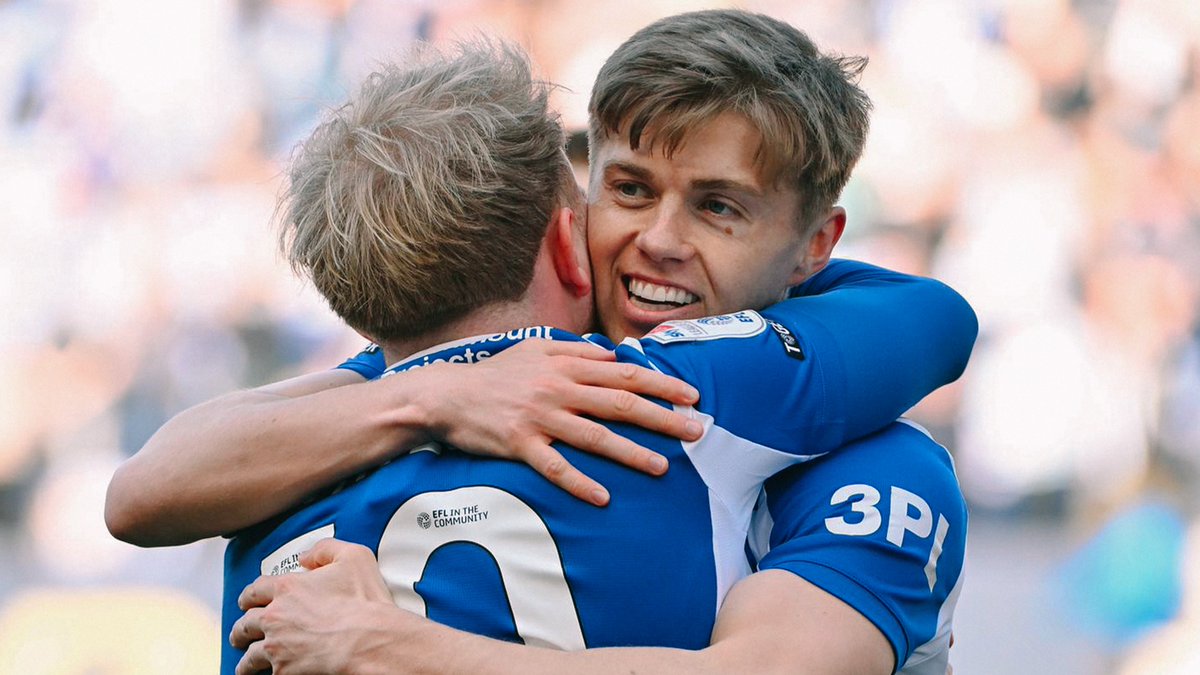 "Can you call it a goal?" 😅 🤝 Fraser Murray &amp; Joe Taylor discuss yesterday's win! #wafc 🔵⚪️