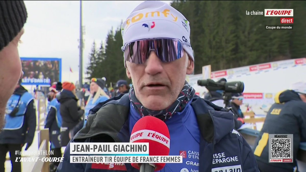 "Voilà" : c'est la dernière pour Jean-Paul Giachino, entraîneur de tir de l'Équipe de France durant 17 saisons. Et il a évidemment toujours le sourire. Le biathlon c'est à suivre sur la chaine L'Équipe #lequipeBIATHLON