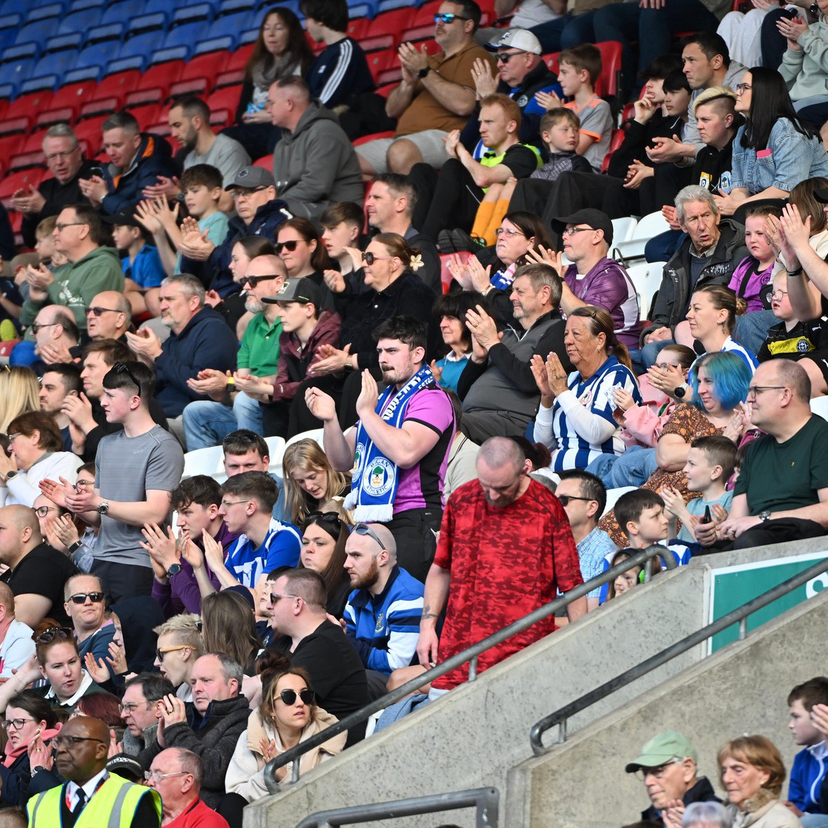 A touching tribute for Tilly. 💙 🩶 Our thoughts are with Tilly's family and friends at this difficult time. #wafc 🔵⚪️