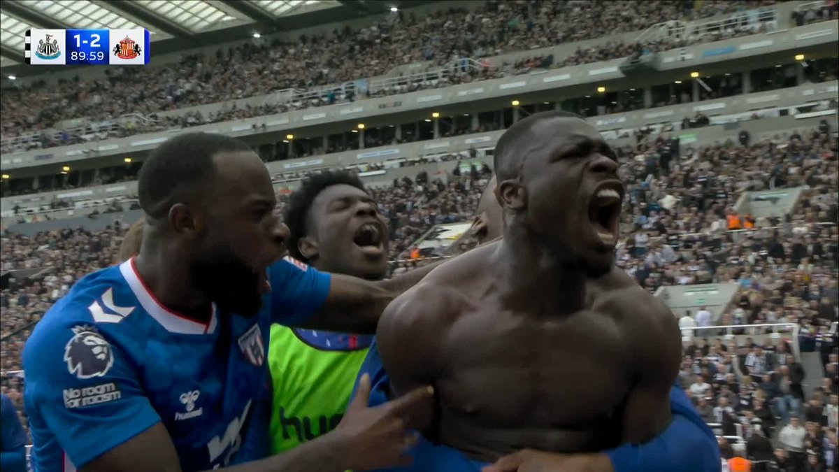 Brian Brobbey STRIKES LATE in the Tyne-Wear derby!! 🤯