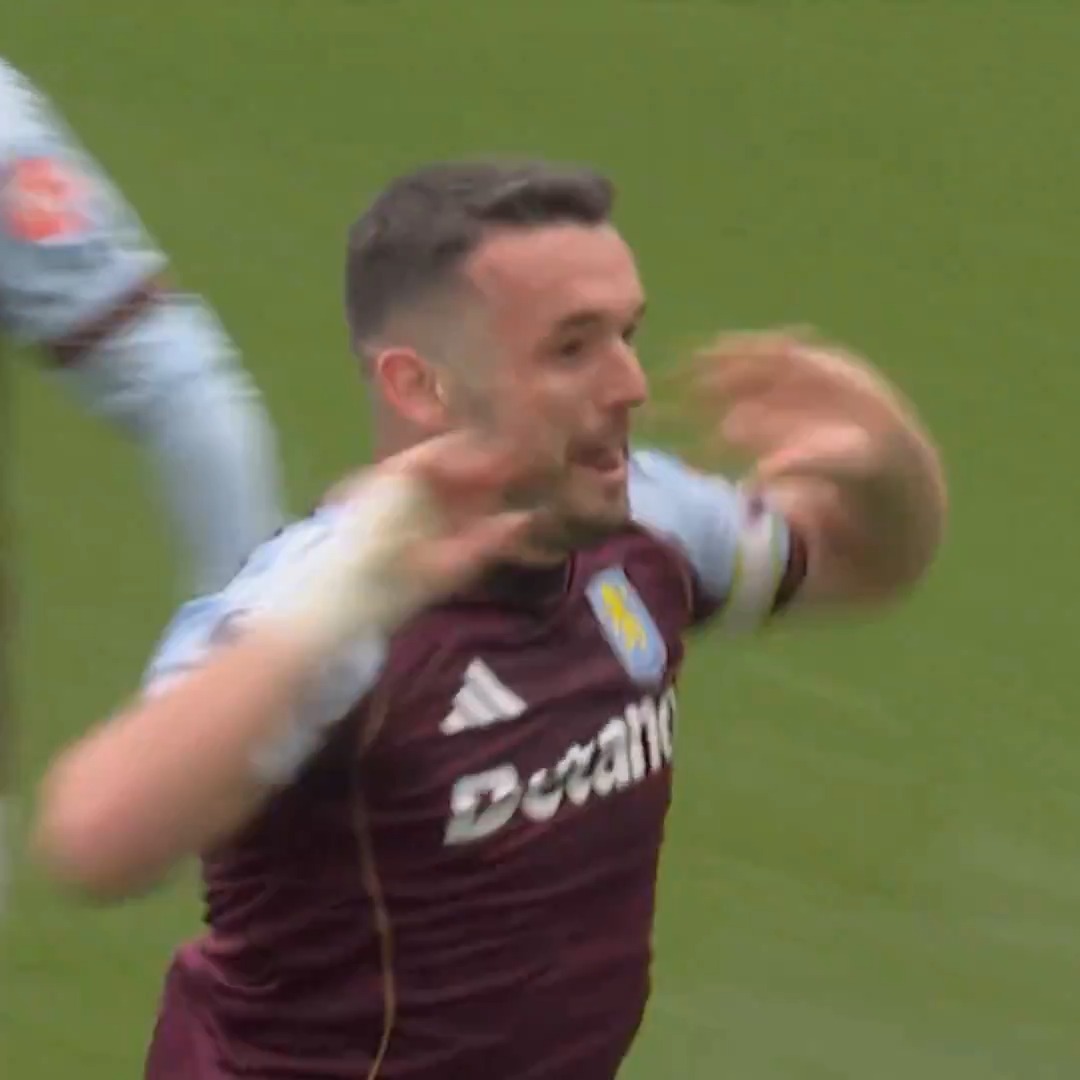 THE MOST SATISFYING SET PIECE. 😤 Aston Villa lead thanks to a perfect finish from John McGinn!