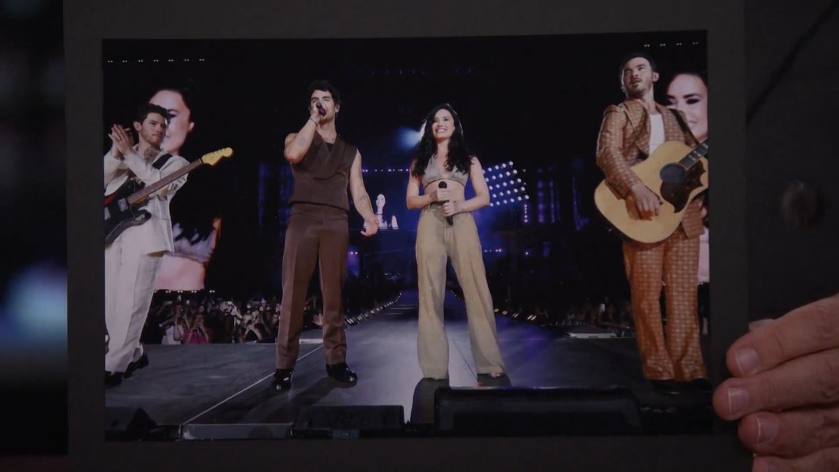 .Demi Lovato reunited with Jonas Brothers to perform “This Is Me” and “Wouldn’t Change a Thing” from Camp Rock 🥹 #FallonTonight