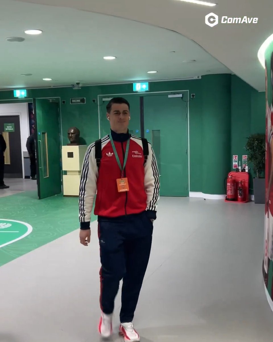 Representing The Arsenal. 🤝 ComAve - Where Fans Win