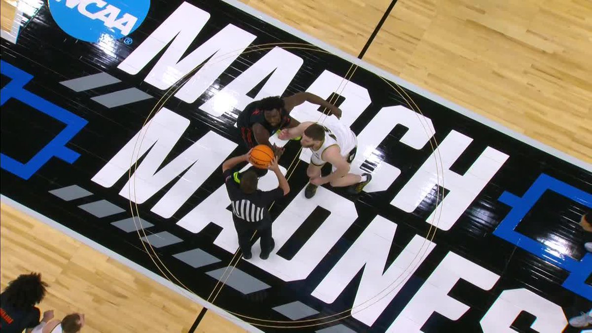 Miami starts the game with a lob out of the tip 🫨