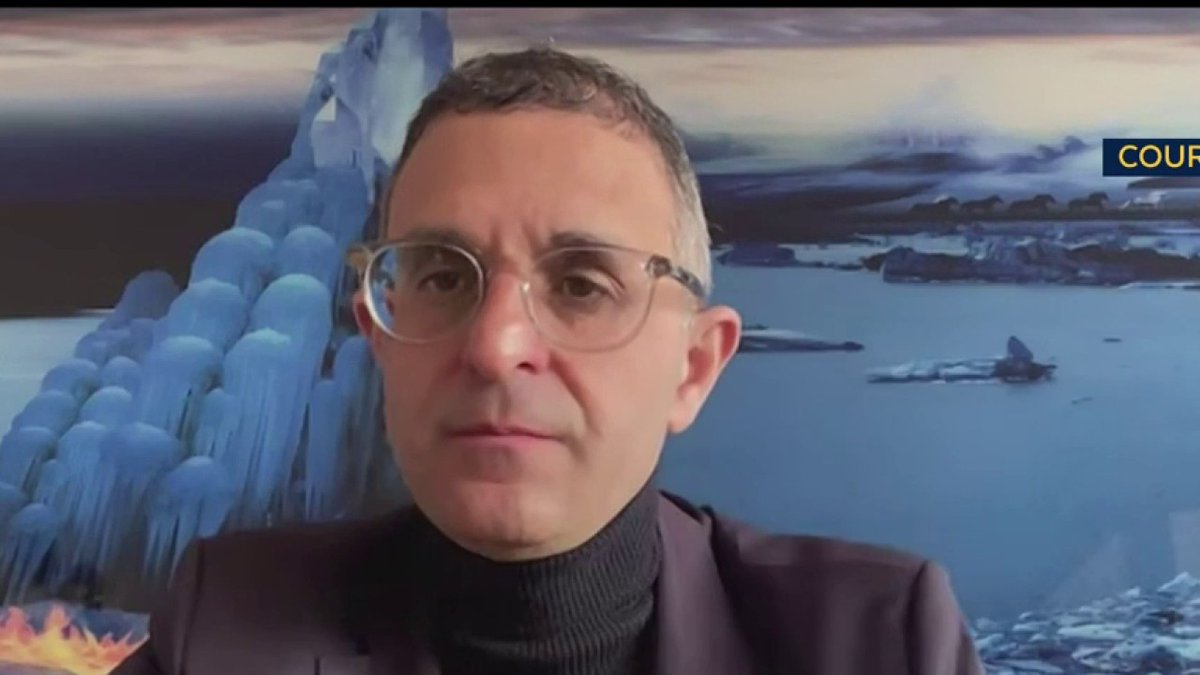 "Il faut qu’Israël aille jusqu’au bout avec les Américains et que ce régime tombe, coûte que coûte" Arash Derambash (Arash Derambarsh 🇫🇷🇪🇺🌳) adjoint au maire de Courbevoie
