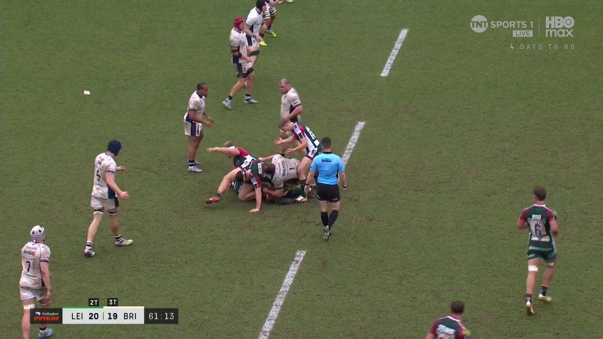 So close to an all timer from Leicester Tigers... Harlem Globetrotters rugby 🪄 📺 @TNTSports &amp; @DiscoveryplusUK