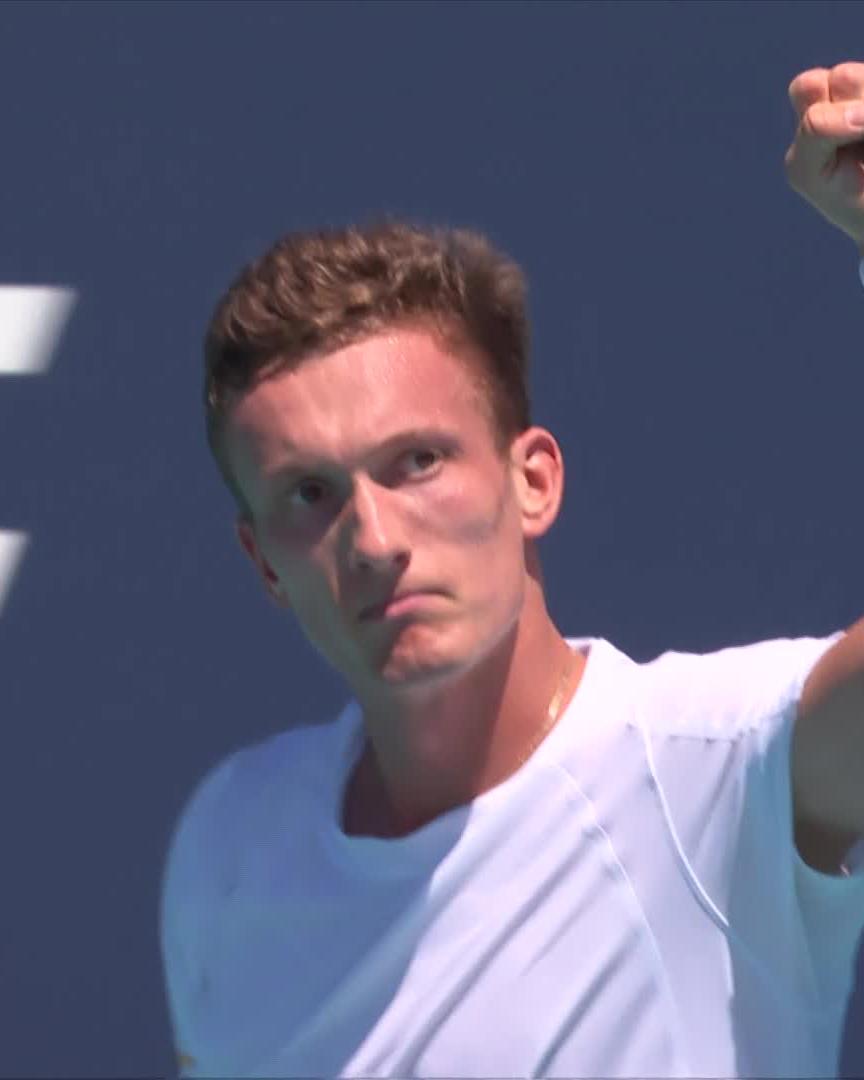 Fighting through 💥 Lehecka is into the fourth round in Miami, overcoming Quinn 6-3 7-6 #MiamiOpen