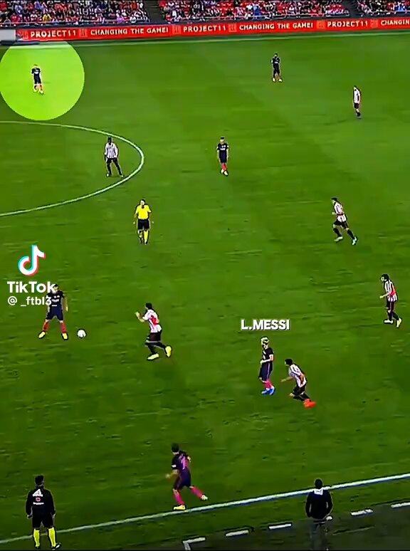 On parle beaucoup de ses buts… mais la qualité de passe de Lionel Messi est peut-être encore plus folle 😳