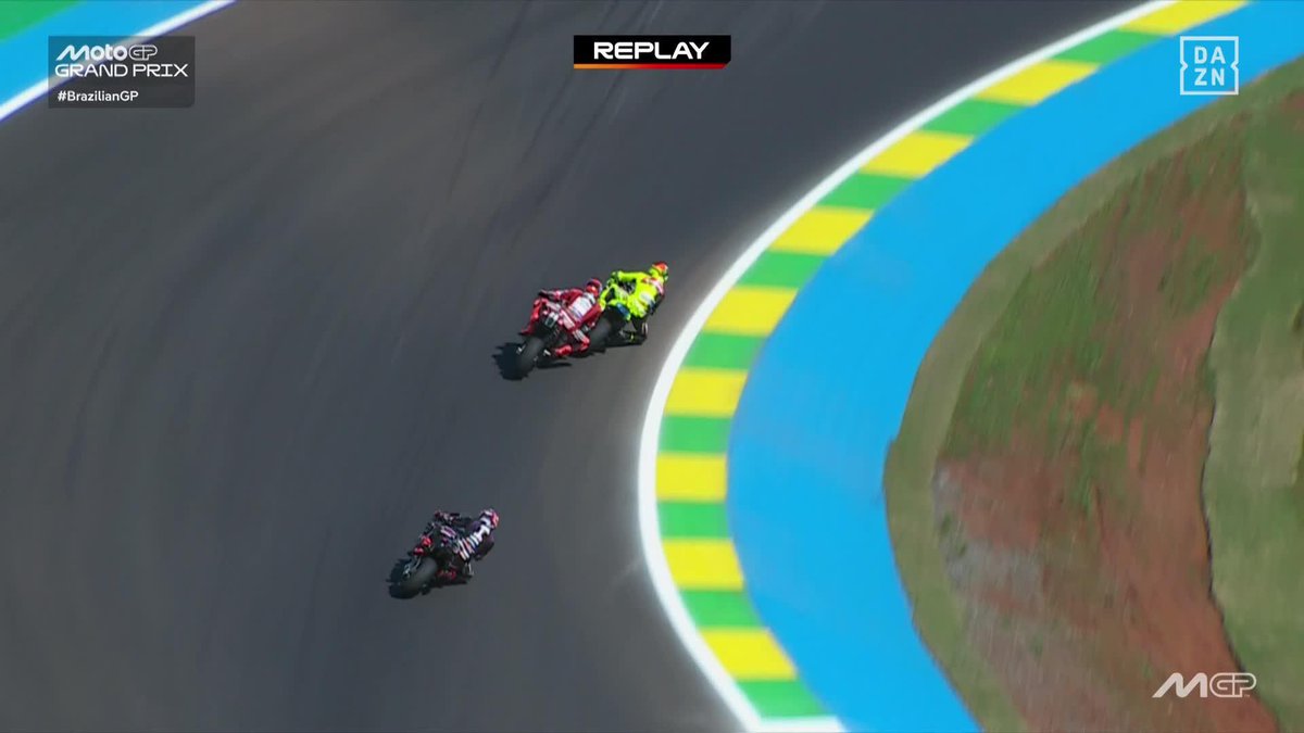 🥵 ¡¿Dónda ibas, Fabio?! 🤯 Di Giannantonio casi se toca con Marc Márquez... y Jorge Martín lo aprovechó para ponerse segundo #BrazilianGP 🇧🇷 #MotoGP 🏁 🔗