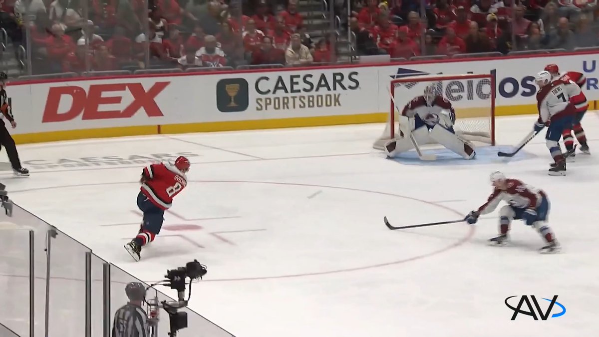 Scored 999 times before this and teams are still out here leaving him all alone from his office #ALLCAPS | AV