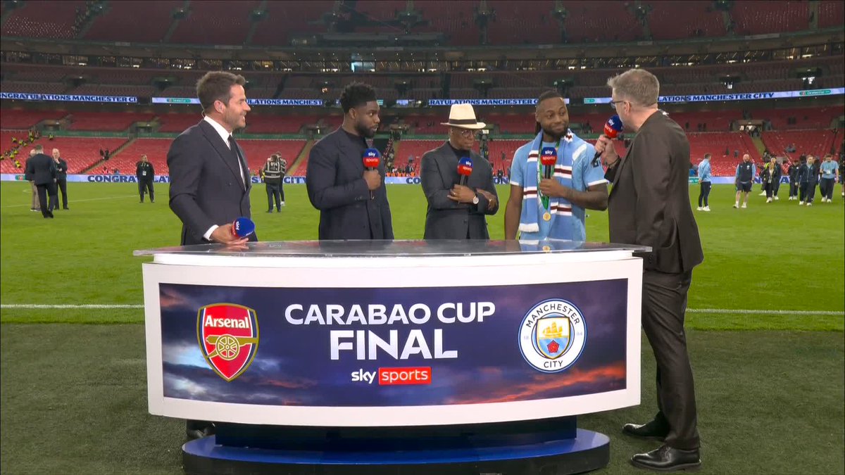 "I had Hincapie running around a little bit!" "You had him on his hind legs bro!" "That's just what I do!" 😅 Antoine Semenyo on his first silverware in a Manchester City shirt 🩵