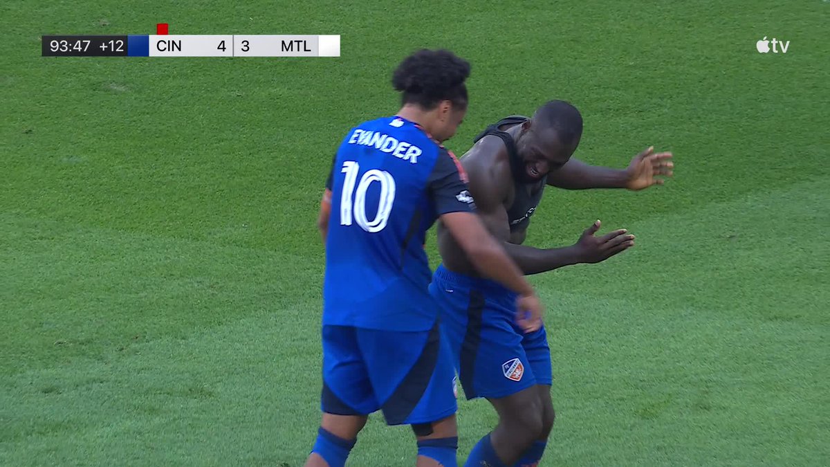 Down to 10 men, Kévin Denkey scores in the 94th minute to give FC Cincinnati their first lead. This game 😱