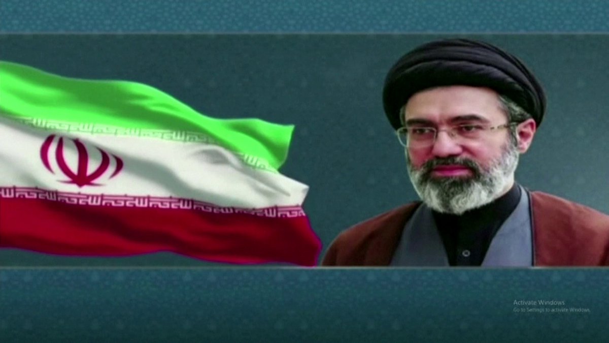 غياب مجتبى خامنئي عن الظهور بعد 3 أسابيع من تنصيبه مرشدا لإيران يثير الشكوك والتكهنات.. ما أبرز سيناريوهات الاختفاء؟ قناة العربية