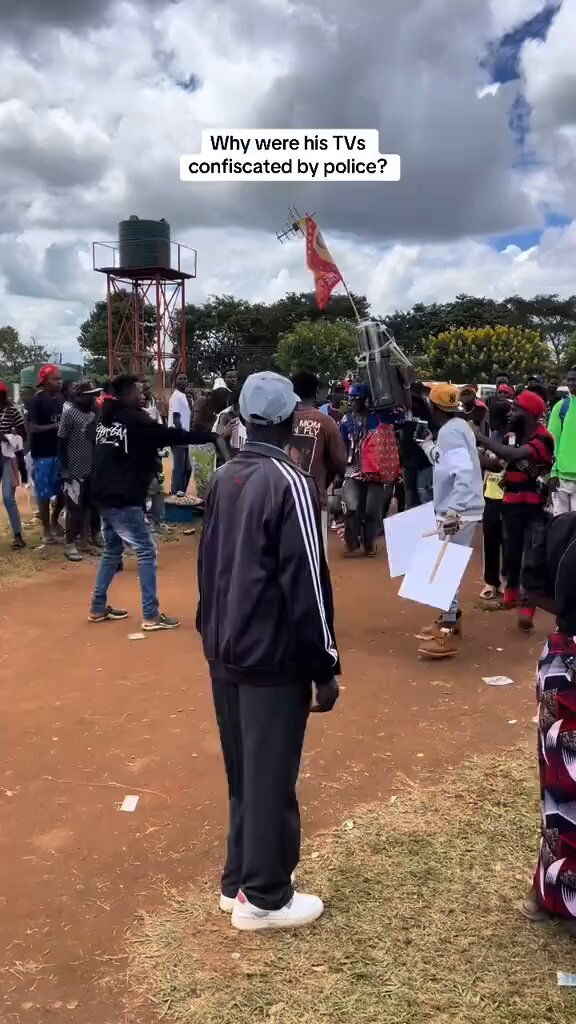 Ndugu Karis akijiandaa kutuletea highlights za Wembley hapo kesho😂😂😂.