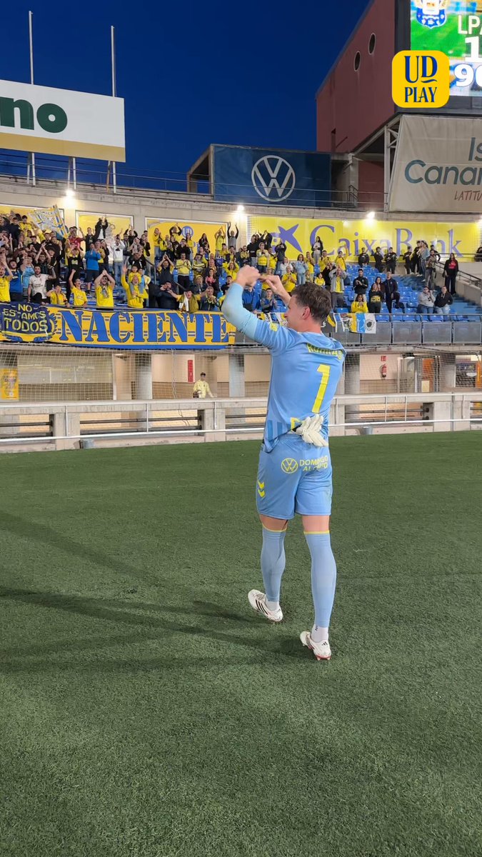 🤩 ¡¡EL GRAN DINKO HORKAŠ!! 💛💙 #LasPalmasRealSporting #LaUniónHaceLasPalmas #SeremosMásUnión