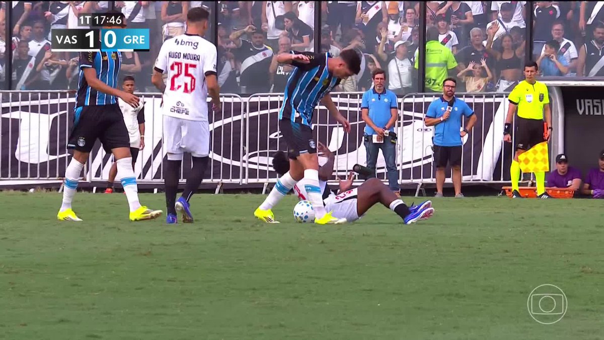 Paulo Nunes sobre a pisadinha do Nardoni na mão do Thiago Mendes: “Aquela pisadinha pra incomodar o adversário” 🎥 ge