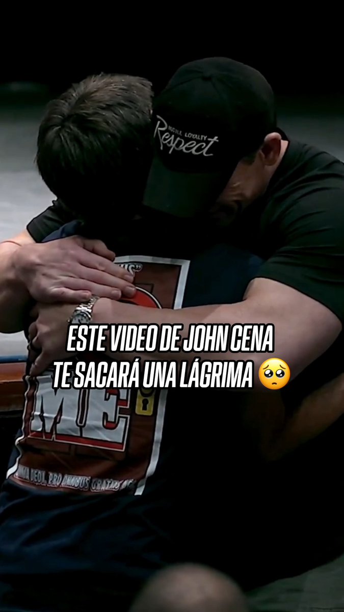 "TÚ FUISTE EL QUE ME HIZO LUCHAR". ❤️‍🩹 🥹 El conmovedor gesto de John Cena con un aficionado. (vía megaconorlando)