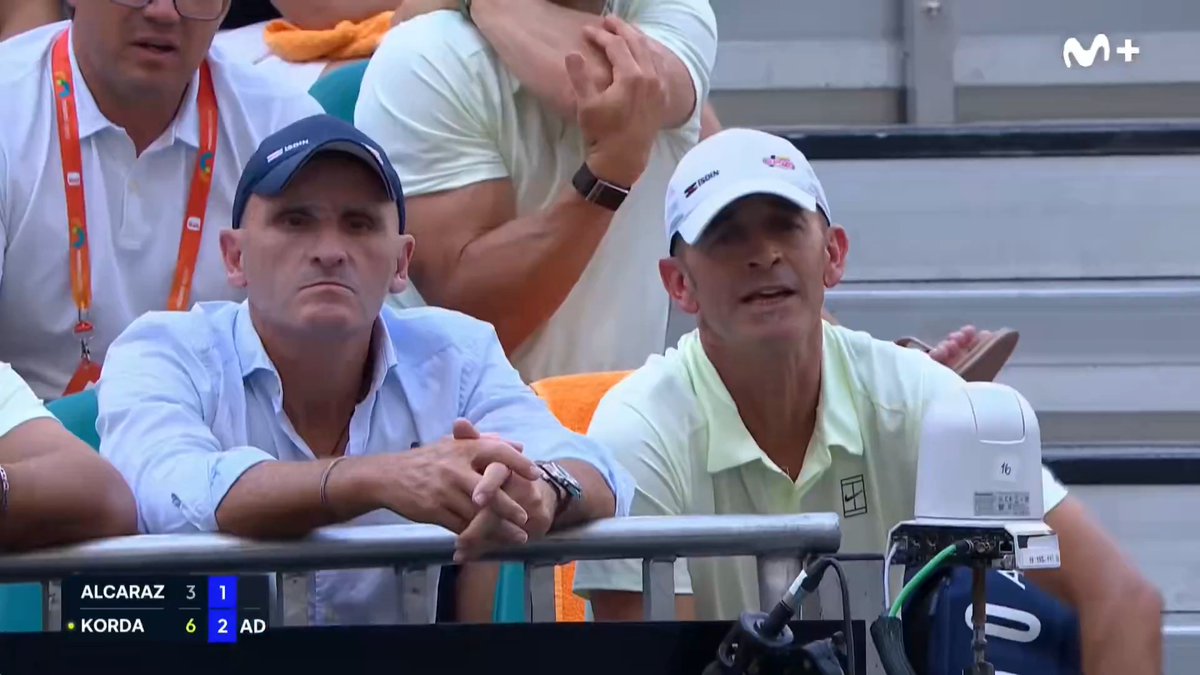 🙁 "¡No puedo más! Me quiero ir a casa..." El sufrimiento de Alcaraz. #LaPistaDelTenis