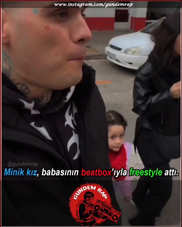 Minik kız, babasının beatbox’ıyla freestyle attı.