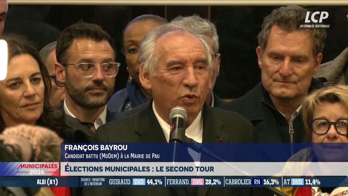 "C'est une soirée difficile, cela dit c'est la démocratie", déclare François François Bayrou après sa défaire à #Pau. #Municipales2026