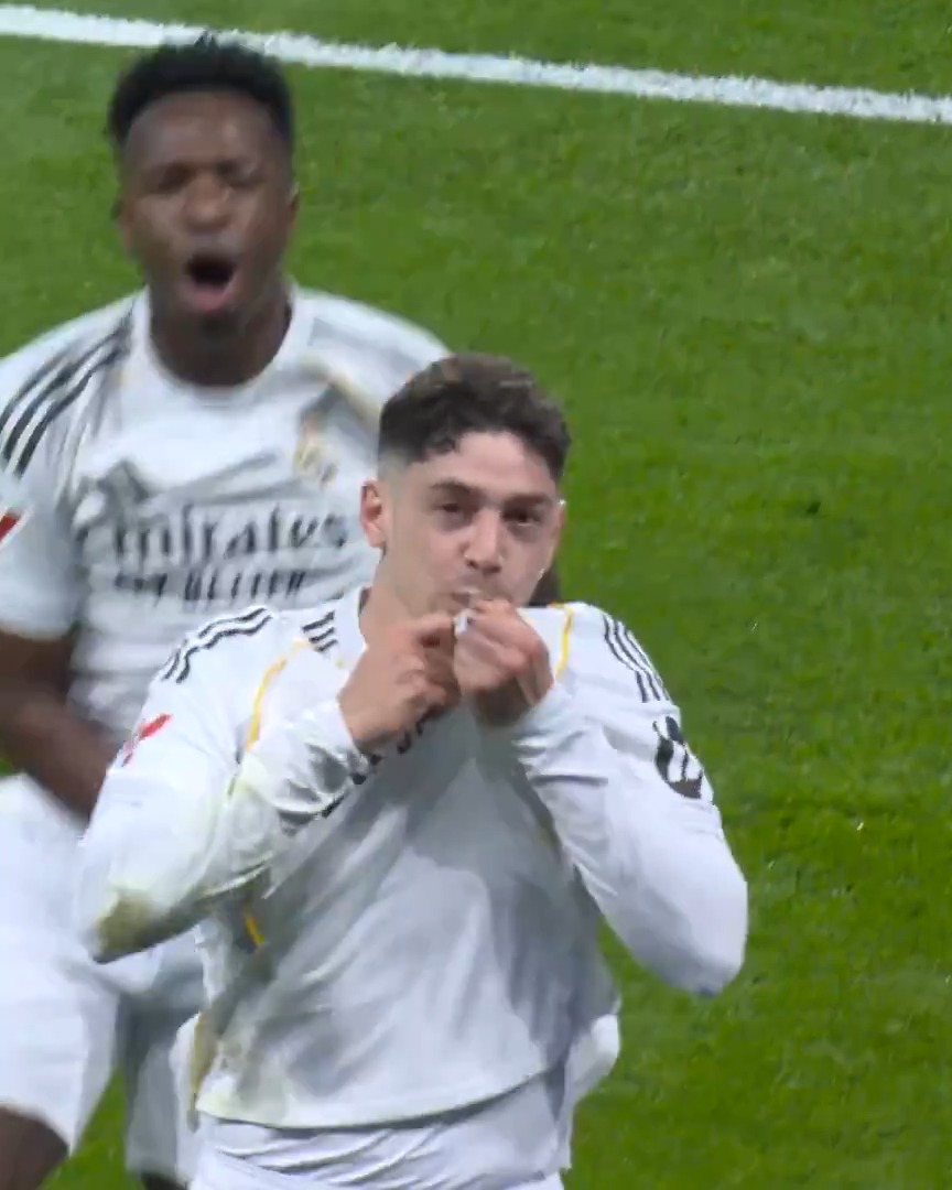 La forme actuelle de Fede Valverde 🇺🇾 : ⚽️ ✖️ ⚽️ ⚽️⚽️⚽️ ⚽️ ✖️ 🎯🎯 🎯 TROP CHAUD 🥵🤖