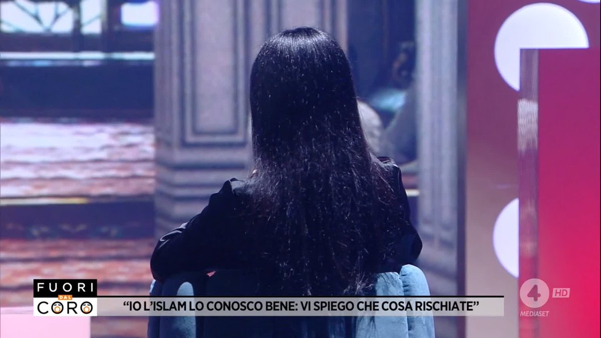 "L'Islam è un pericolo che stiamo sottovalutando e mi fa paura perché i musulmani non sono qua per integrarsi e rispettare la cultura italiana, ma sono qui per conquistare l'Italia e il Vaticano" Dyha, ex musulmana, a #Fuoridalcoro