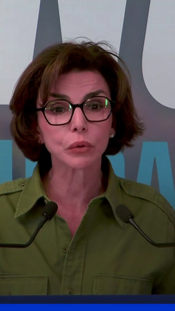 Municipales à Paris: Rachida Dati huée par plusieurs personnes à la sortie de son QG