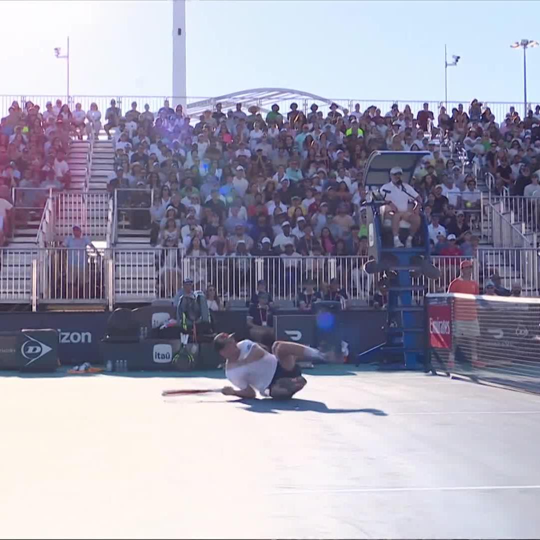 Glorious Scramble 🔥 Raphael Collignon finds a way past Paul at #MiamiOpen