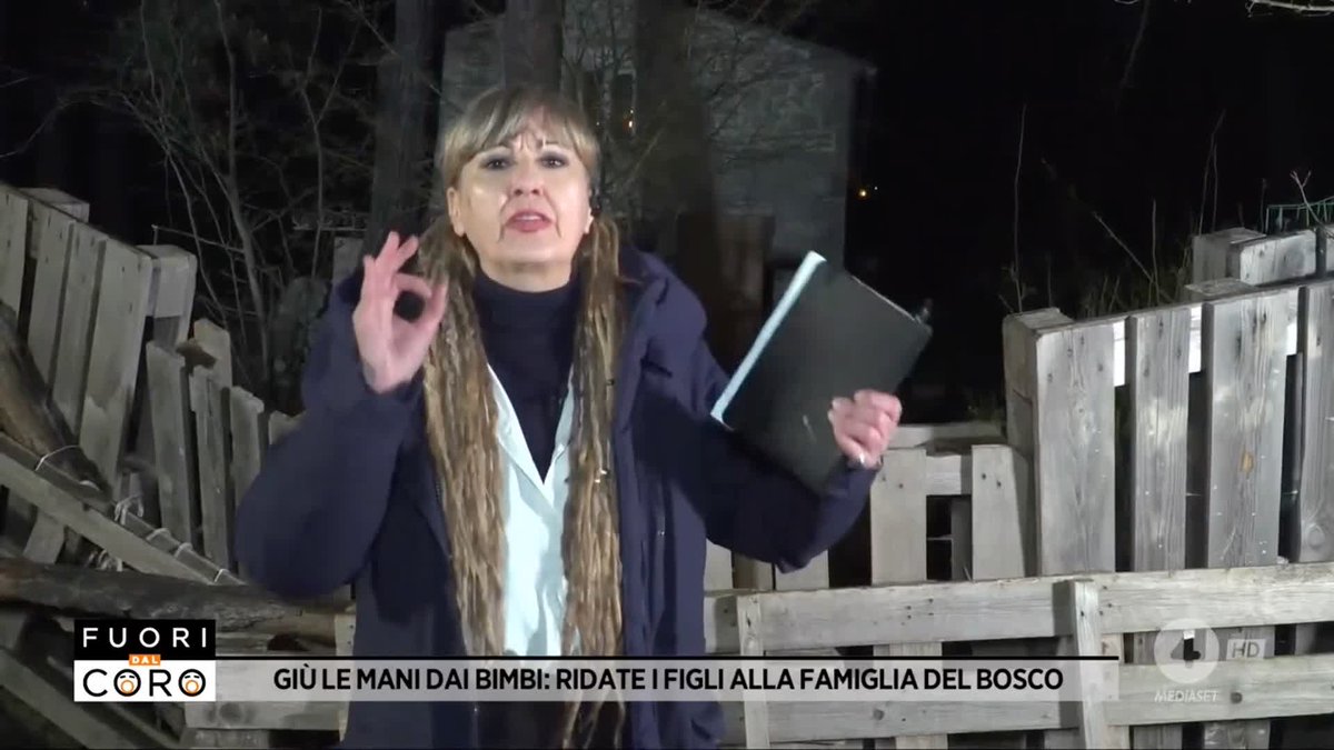 "Questi bambini sono in ostaggio e non torneranno a casa nemmeno per Pasqua" Gli aggiornamenti di Raffaella Regoli sul caso dell'altra famiglia del bosco, i cui bambini di 4 e 8 anni sono stati strappati ai genitori Nadia e Harald il 15 ottobre #Fuoridalcoro